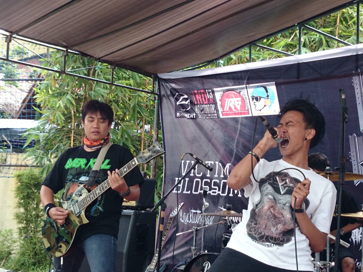 terimakasih untuk kemarin brother :* kalian luar biasa :D <a href="/UKMBANDEKUITAS/">UKM Band Ekuitas</a>  @Anubis_INA  <a href="/Grind_hell/">BABILONIA (official)</a>