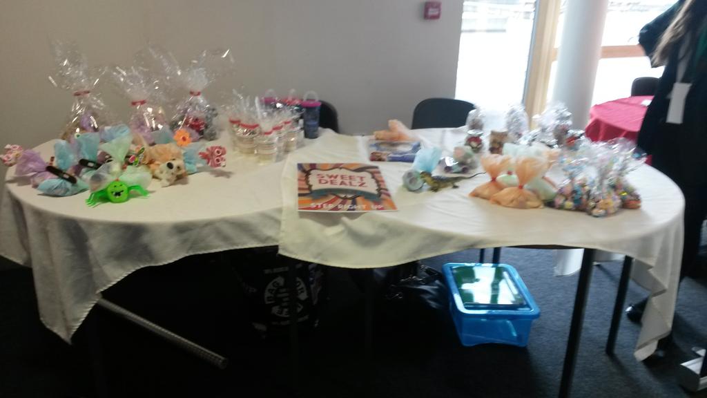 SweetDealz1's tweet photo. Looking forward to a good day at @Darton_College for the @BarnsleyTSA carnival!!! #IKIC @horizon_cc http://t.co/DyagGkr9x0