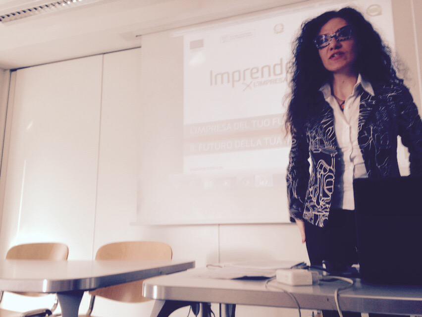rossotti_simona's tweet photo. #ialfvg @ImprenderoFVG inizia il #Training #GaranziaGiovani http://t.co/kd20XtGO4m
