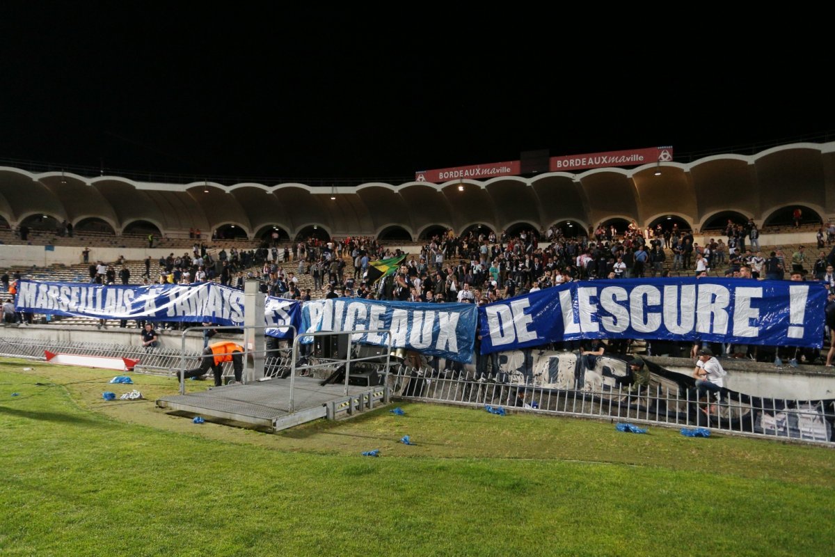 VinceRomain's tweet photo. "Marseillais, à jamais les puceaux de Lescure" héhéhéhé #FCGBOM (photo @QSalinier) http://t.co/2kpsUpqihC