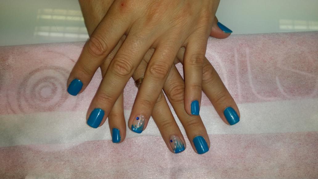 lorena198919's tweet photo. @nfpaseoflorida  uñas azules! http://t.co/8dPz0x8P8W