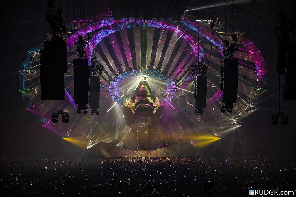 HardstyleDrop's tweet photo. Absolutely amazing picture of Qlimax 2014! #QL14 http://t.co/y7JoO5sVR7