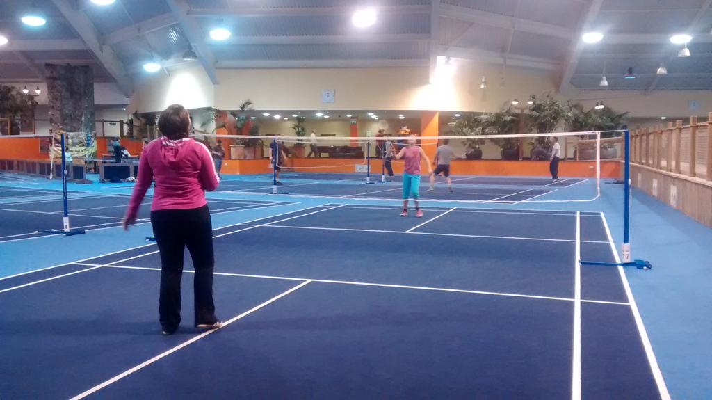 scottjermy's tweet photo. Lovely weekend @CP_UK_Elveden with @tracey_jermy  finished off with a game of badminton then a swim. http://t.co/UoU0Yz1Pn4