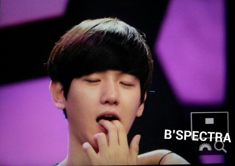 junsoojng's tweet photo. "@Baekyeoliee: I found this is actually baekhyun's habbit ㅋㅋㅋㅋㅋㅋㅋㅋㅋㅋ http://t.co/U3li5q7lCK"