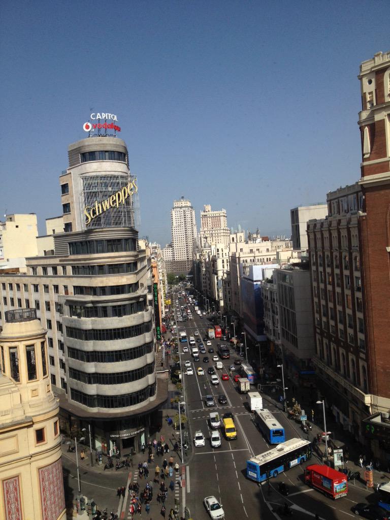 elena_santo's tweet photo. Desayunando con estas vistas🏢☕️👓 http://t.co/Vcpr23eJle