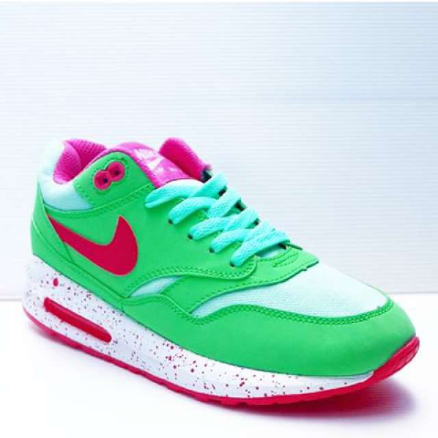 SON_ShopDpk's tweet photo. #Sepatu Nike Airmax 
Ukuran 36-40 ;) Minat?/Kepo? Chat kami ya ;)) http://t.co/7lKRpkxvvz