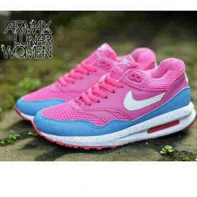 SON_ShopDpk's tweet photo. #Sepatu Nike Airmax 
Ukuran 36-40 ;) Minat?/Kepo? Chat kami ya ;)) http://t.co/7lKRpkxvvz