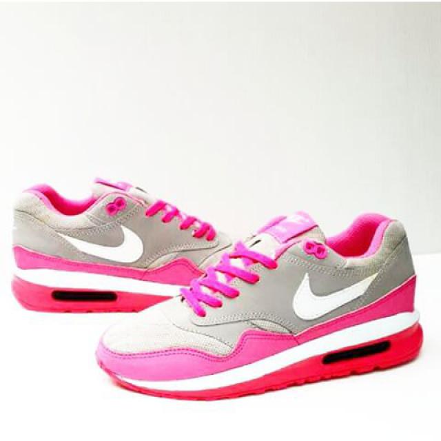 SON_ShopDpk's tweet photo. #Sepatu Nike Airmax 
Ukuran 36-40 ;) Minat?/Kepo? Chat kami ya ;)) http://t.co/1eay9WL4nb