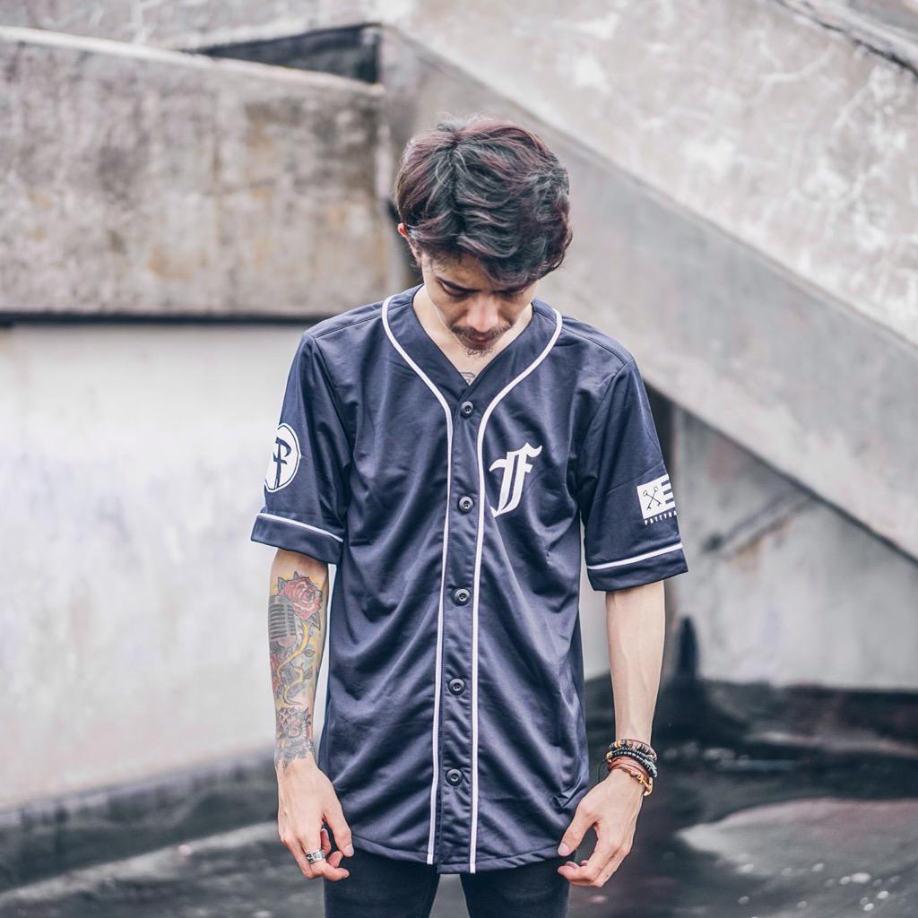 FATTY_BASTARD's tweet image. BUY 2 T-SHIRT GET FREE 1 T-SHIRT! // Free shipping every purchase via Online Order #APRILPROMO