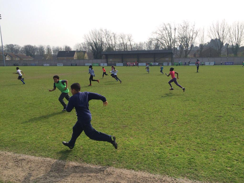 DulwichFootball's tweet photo. One of our favourite pic from last week.That moment when you know your about to tag someone #childhoodmemories #dhfc http://t.co/E3FIQmeHcO