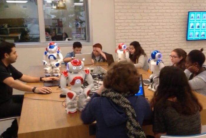 ludomag's tweet photo. Le challenge NAO, un projet transdisciplinaire @DANEVersailles présenté sur http://t.co/dpe4sqHBlL http://t.co/ND7T8dVIHe