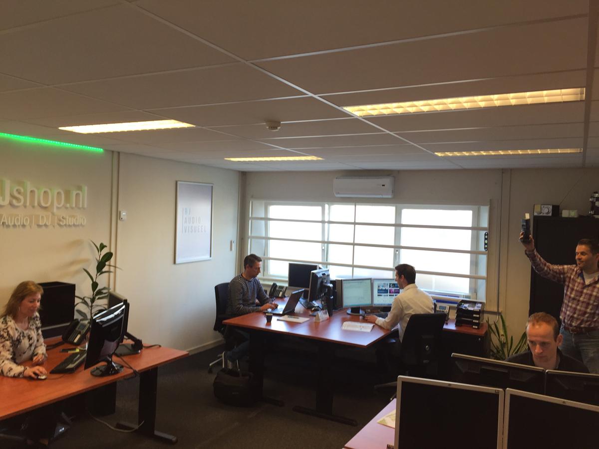 aboutRJ's tweet photo. De voorbereidingen zijn in volle gang, 18 en 19 mei Open Huis. Afgelopen vrijdag was de fotoshoot voor de uitnodiging http://t.co/69whO3OGqw