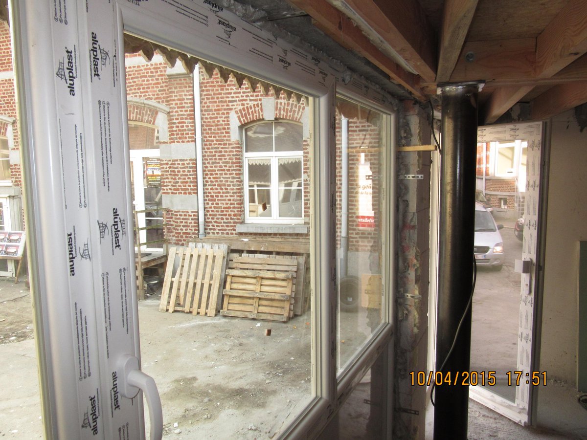 JeanGrell's tweet image. ONE : nous posons les châssis