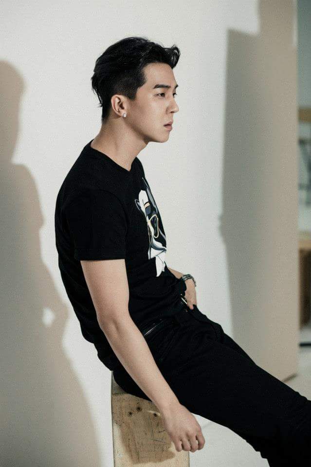 innercircleww's tweet photo. [PHOTO] 150413 NII Korea with Minho http://t.co/d0MUNfqhP5