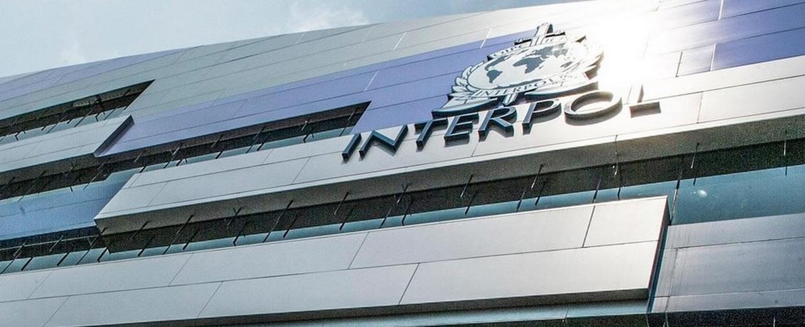 Viminale's tweet photo. #cybercrime polizie di 190 paesi al lavoro contro #bootnet #simda @INTERPOL_HQ @INTERPOL_GCI http://t.co/wbMYDlFFf7 http://t.co/93Cx6npTki