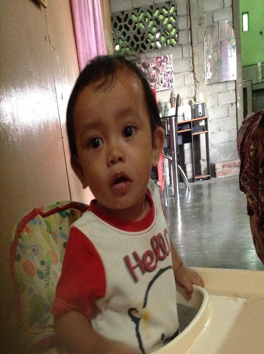 ayuudwi39's tweet photo. Halo selamat malam http://t.co/gooxWcymVl