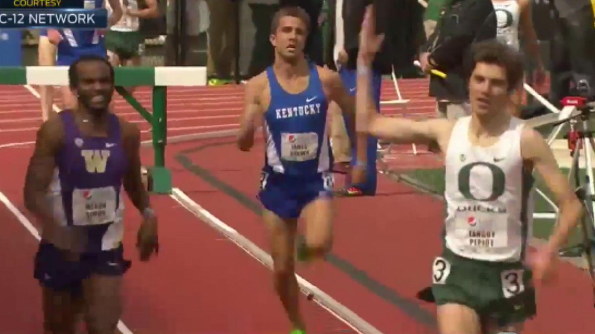 sportingnews's tweet image. An Oregon runner got edged out at the finish line because he started celebrating prematurely. sportingnews.com/sport/story/20…