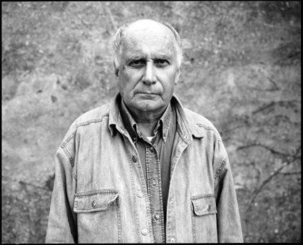 In memory of François Maspero and his contribution to radical left publishing. versobooks.com/blogs/1937-an-…