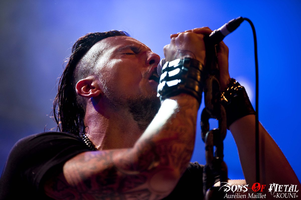 sonsofmetal's tweet photo. @DAGOBA1 Live report du concert à @villedelyon : http://t.co/OUXt1awaqH #dagoba #shawter #costanza #Lyon http://t.co/IV95Hu42gl