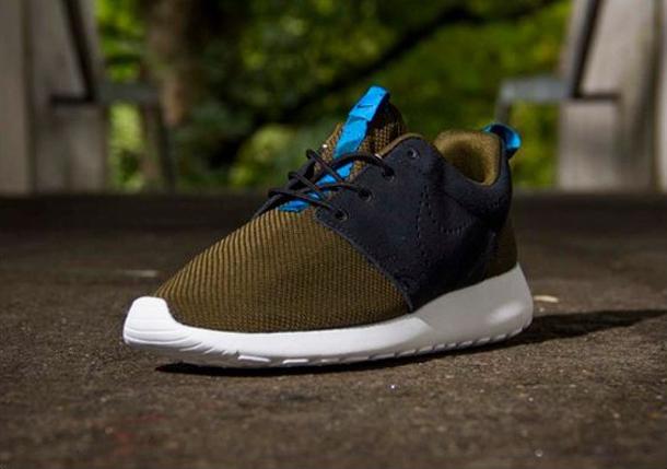 SneakerShouts's tweet photo. Grab the Nike Roshe Run "Loden" for only $32.99 with FREE shipping here: http://t.co/ScHnkMO73M http://t.co/gX02kzpy9y