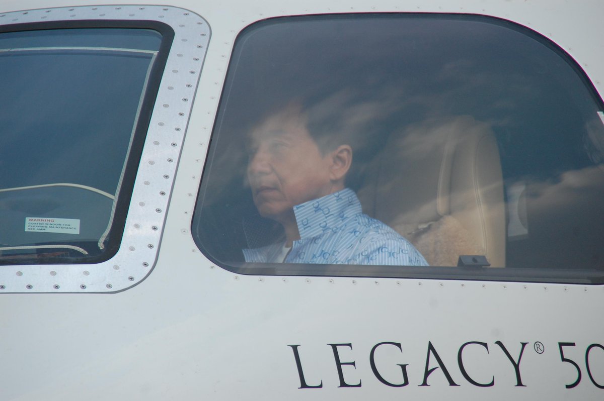 robpaix's tweet photo. Jackie Chan promoting the Embraer Legacy 500 at #ABACE2015 @EmbraerSA #JackieChan http://t.co/2sqRTdYnpe