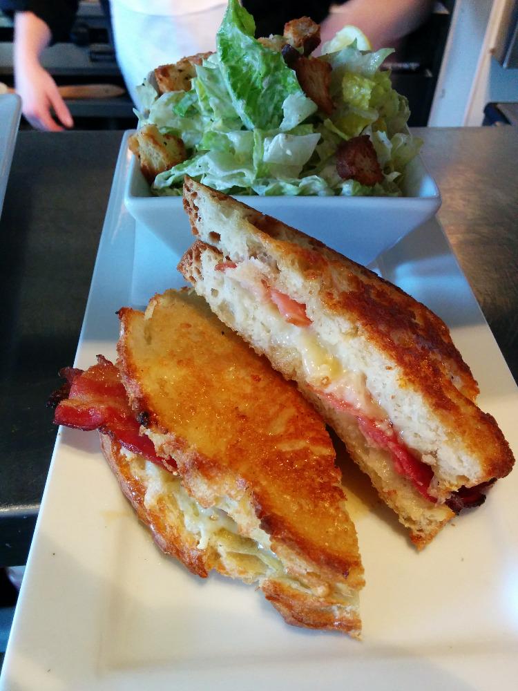 Duke & Devine's Pub (@dukeanddevines) on Twitter photo 