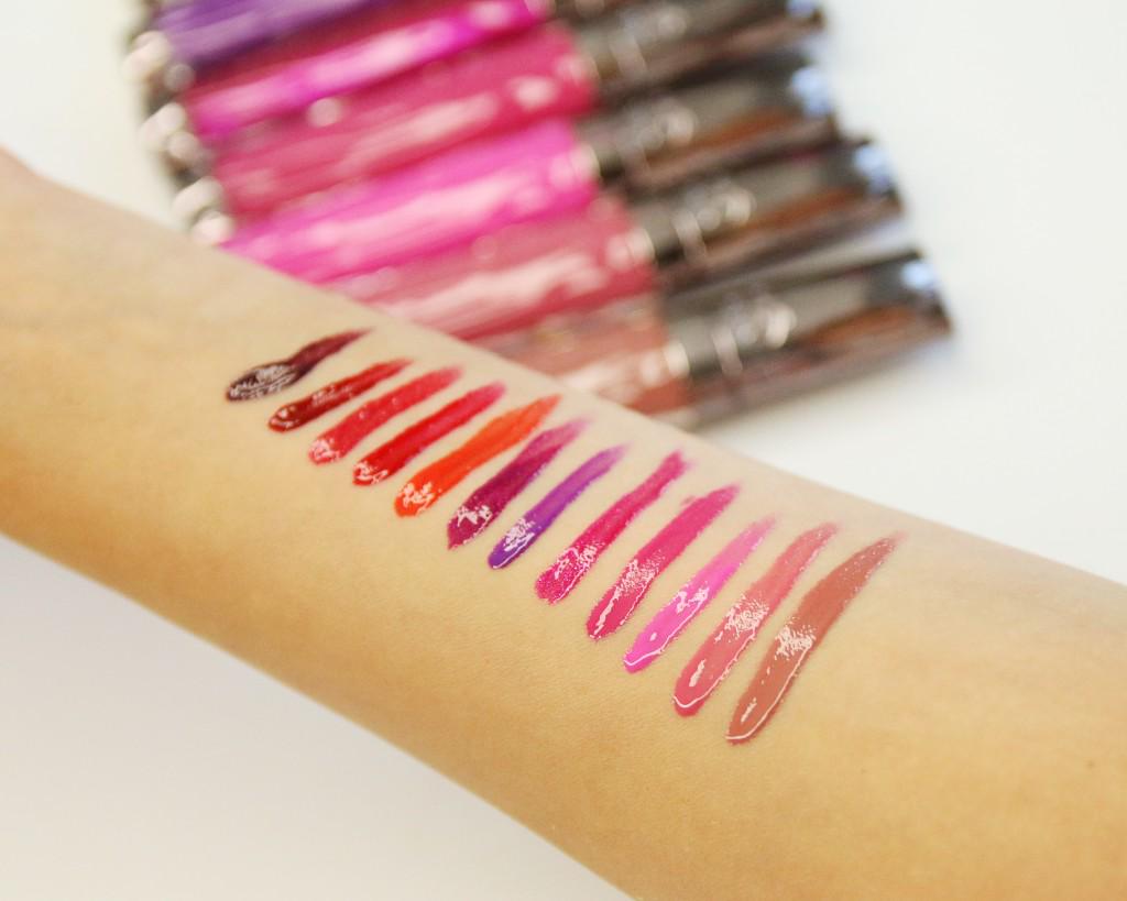UrbanDecay's tweet photo. Check out what @SimplySona thinks of our brand new summer lineup: http://t.co/uvocp668Hd  #urbandecaycosmetics http://t.co/FiBDWMqSN2