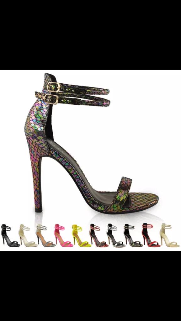 EmbellishCDF's tweet image. £30 plus p&amp;amp;p. Follow &amp;amp; DM for colours and sizes ladies 💖 strappy sandals ready for the summer 🎀