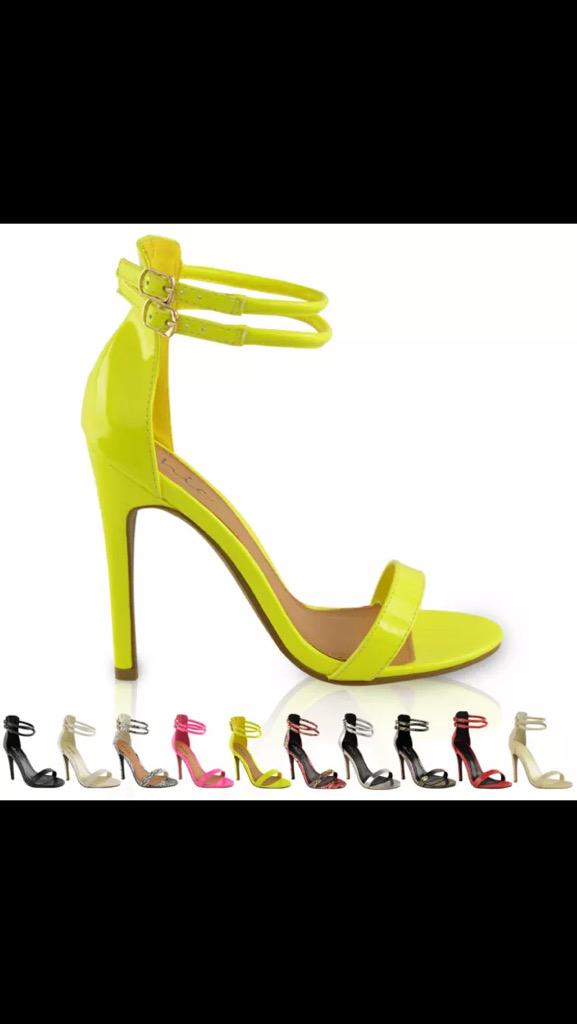 EmbellishCDF's tweet image. £30 plus p&amp;amp;p. Follow &amp;amp; DM for colours and sizes ladies 💖 strappy sandals ready for the summer 🎀
