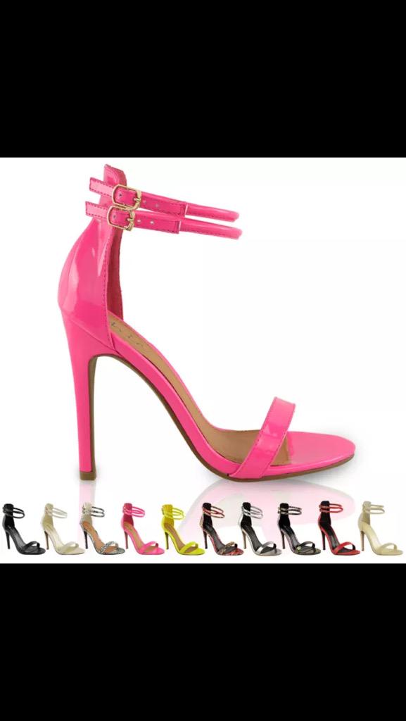 EmbellishCDF's tweet image. £30 plus p&amp;amp;p. Follow &amp;amp; DM for colours and sizes ladies 💖 strappy sandals ready for the summer 🎀