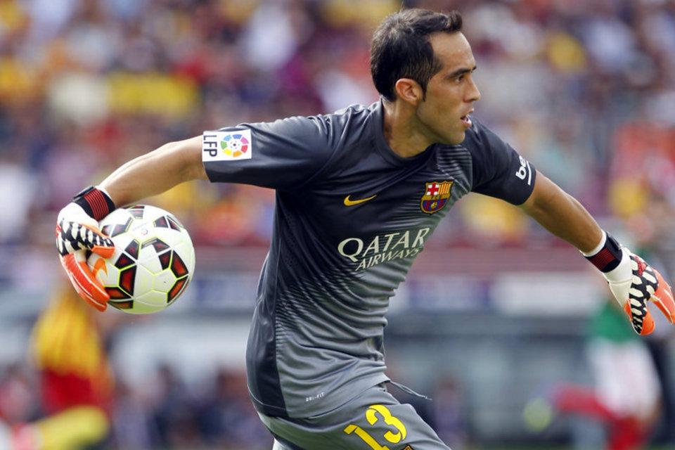 Claudio Bravo cumple 32 años.
Felicitats!
Felicidades!
Happy Birthday! 