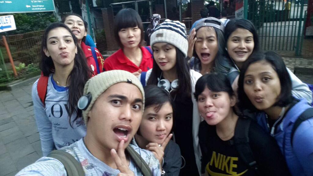Berllian_5's tweet photo. Berendem diCiater

@D1515OLA @wildanurfadilah @tretnomutiaral @lano_ril @diaanwijayantii @ChikaSwinerlin @mjpg_ven15 http://t.co/r8gRgolWjb