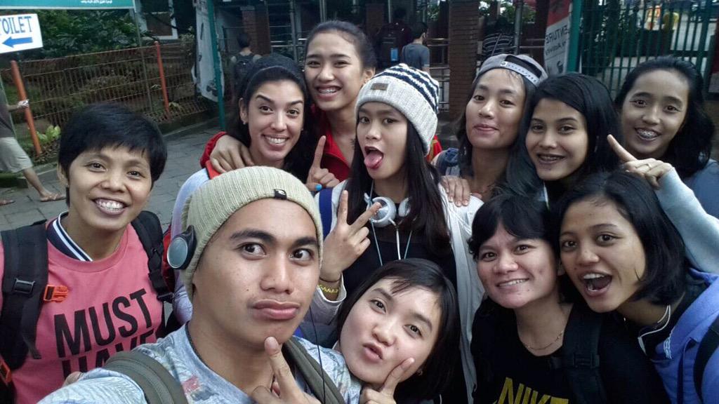 Berllian_5's tweet photo. Berendem diCiater

@D1515OLA @wildanurfadilah @tretnomutiaral @lano_ril @diaanwijayantii @ChikaSwinerlin @mjpg_ven15 http://t.co/r8gRgolWjb