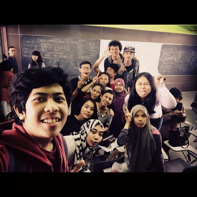 fajarfrds_'s tweet photo. Kelas 1EA25 university gunadarma http://t.co/qVvKvtuJNL