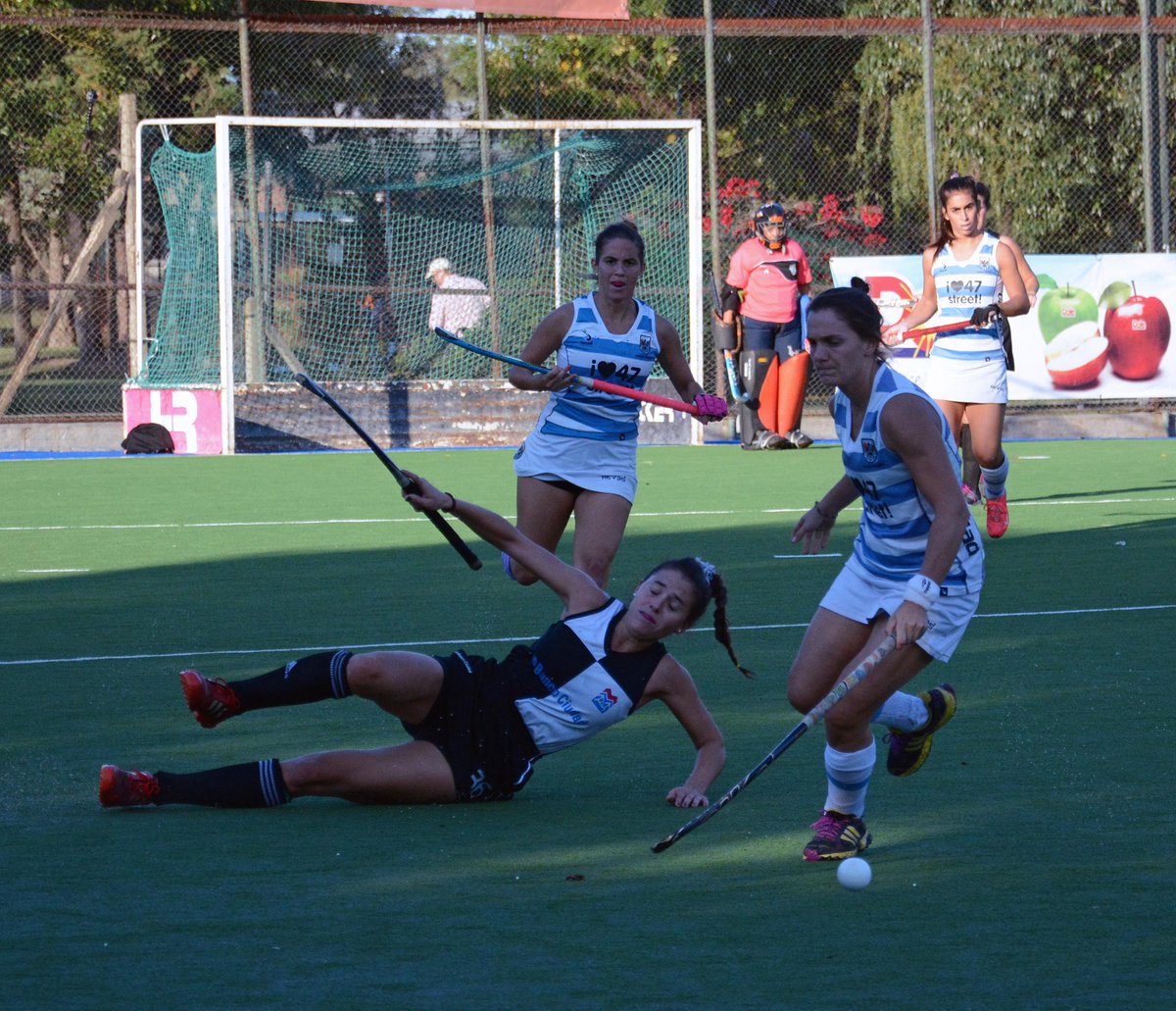 hockeyargplus's tweet photo. Metro Damas B: EMPATE CON SABOR A POCO ENTRE CIUDAD B Y BANCO CIUDAD
http://t.co/gUHAhtrdKh http://t.co/7tl2UtrX17