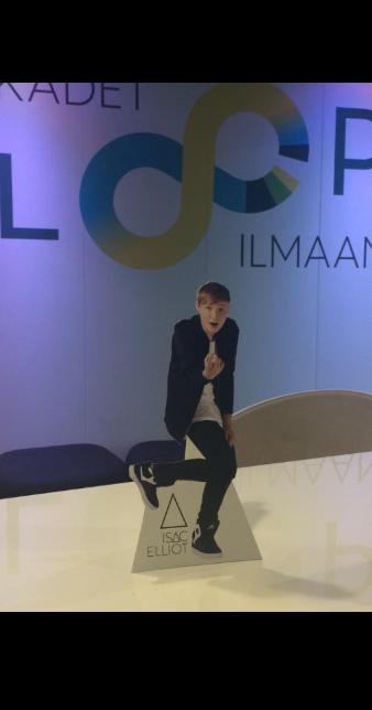 eeviellioteer's tweet image. #isacelliot #loopsuomi