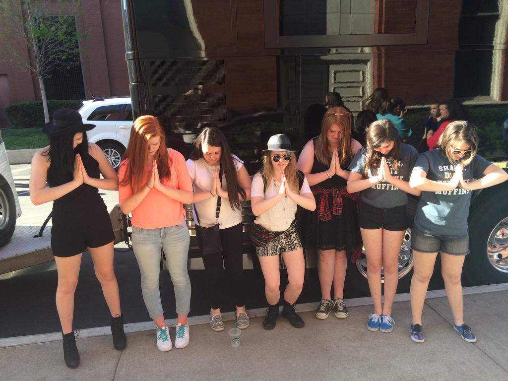 Kenz_loves_u's tweet photo. #CMSsquad has the best squad pics! @chasegoehring @bevgoehring http://t.co/5KdeA9w1Am
