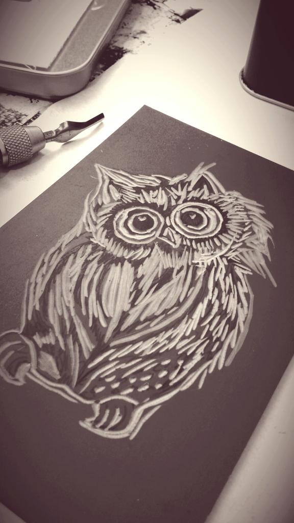 MellMadeDesign's tweet image. Little owl starting to look a little too cutesy. #linocut #printmaking @StaffsUni
