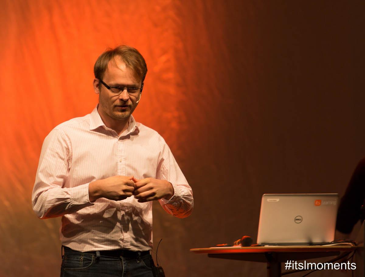 itslearning's tweet photo. Berg: We're experiencing a new industrial revolution, replacing cognitive work with computers. #itsbk15 http://t.co/Zt7l380Q9l