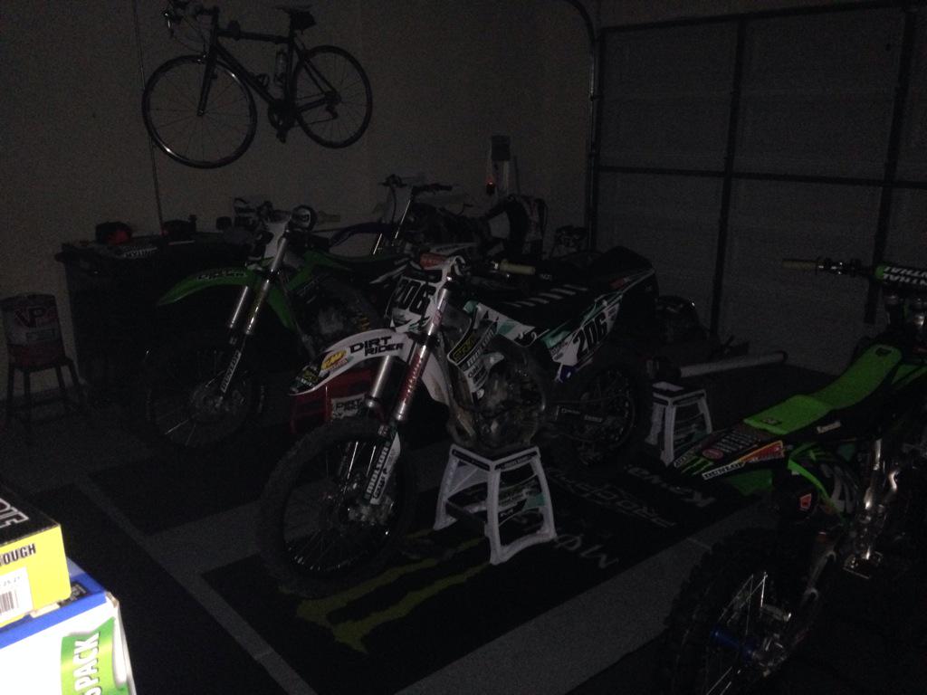 1st morning waking up in Cali. #30hourday. Let's get this show on the road. <a href="/molson_group/">Molson Equipment</a> <a href="/ramettethomas/">Thomas Ramette</a> <a href="/dbrmagazine/">Dirt Bike Rider</a>