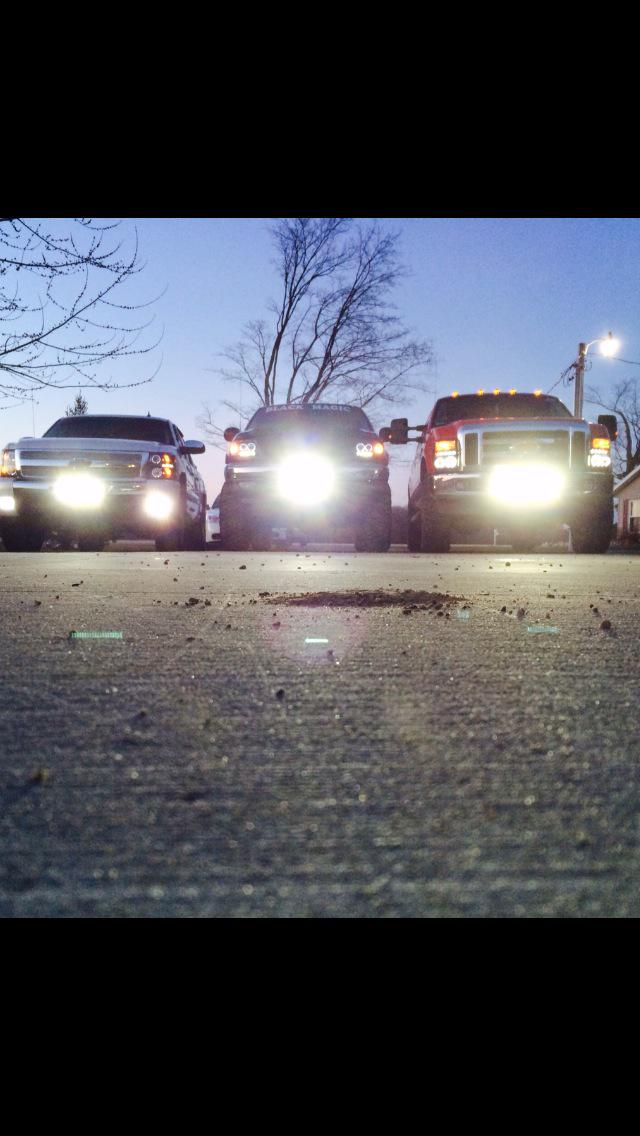 ColeThompson11's tweet photo. You wouldn't understand. It's just a truck thing! #aintnoKClightsonthese @BeckerTrav @Tuckerbebow http://t.co/Go8Nn8C33f