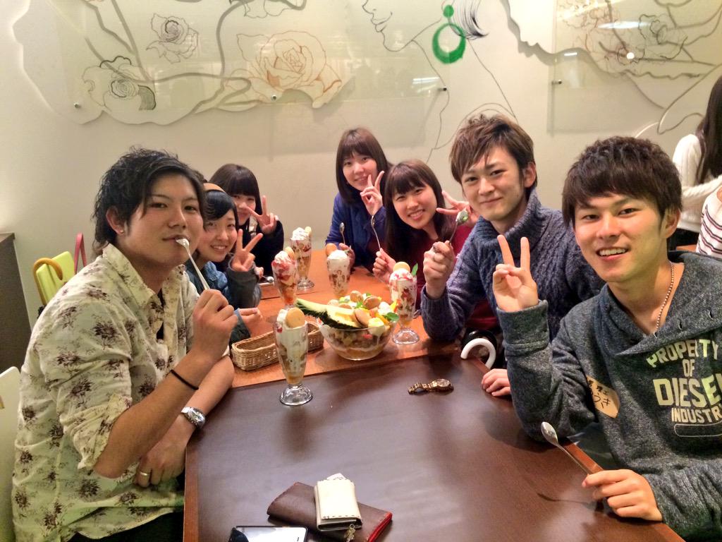 sindbad2015's tweet photo. 今日、田辺では
巨大パフェを食べました🍰🍰💗
来てくれた子たちありがとう😊

今週のイベント告知💘���
15日 ハニカミ @京田辺
17日 たこパ @京田辺 今出川
18日 BBQ🍖   @京田辺
詳細は後ほどツイートします！！ http://t.co/FWeM9lTCEU