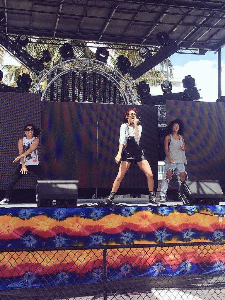 nickyrosetattoo's tweet photo. Saw @natalielarose for the 2nd time yesterday at pride π #supportingher #natalielarose http://t.co/7pCiZ9TyH1