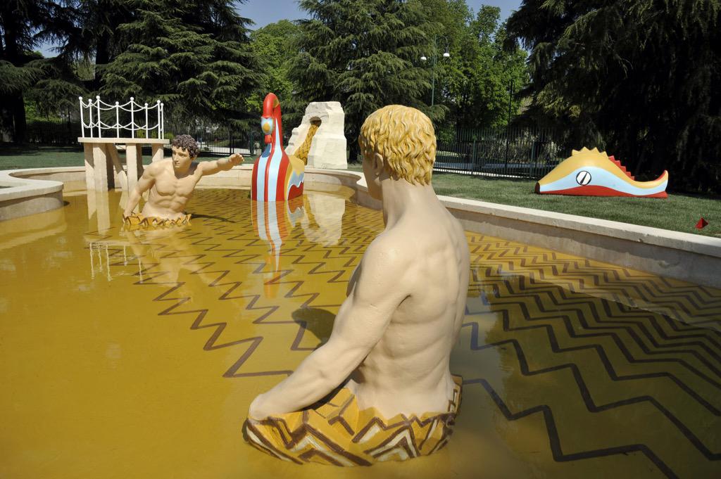 ComuneMI's tweet photo. Restaurati i Bagni Misteriosi, fontana progettata da De Chirico nei giardini di Palazzo dell'Arte, al parco Sempione http://t.co/HZfxX8LVVF