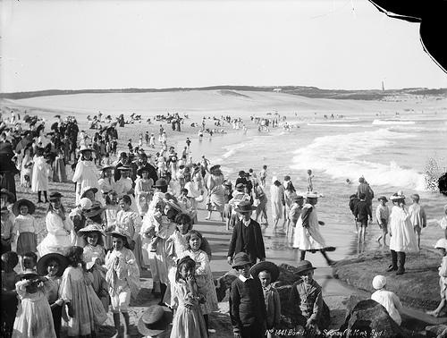 tomoliverpayne's tweet photo. Came across this awesome c 1900 #photograph of #BondiBeach, #Sydney... A little different! Courtesy PowerhouseMuseum. http://t.co/uIoc7TcNTr