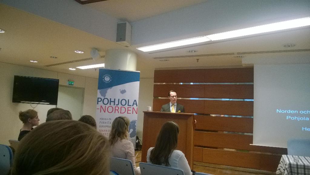 Minister @Calle_Haglund på #Pohjola-Norden s semi: nordiska försvarssamarbetet ett eget spår, inte kopplat till Nato.