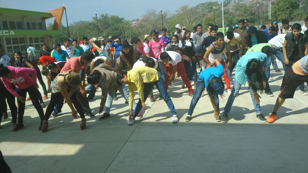 ReCreativas's tweet photo. ASÍ SE VIVIÓ LA VÍA RECREATIVA EN VILLACORZO @penagosuno @VelascoM_ http://t.co/IVj7vGHVUH