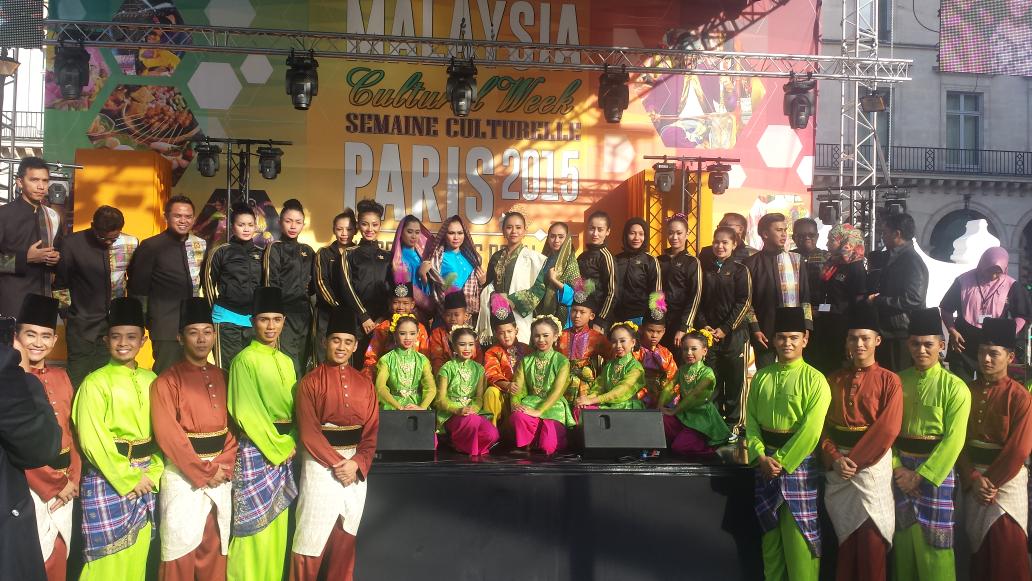 AmandineBld's tweet photo. #malaysiaweek http://t.co/Akw09GAwzs