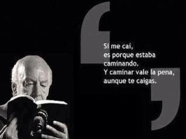 Sr_Dios's tweet photo. Muere Eduardo Galeano, el poeta del pueblo. http://t.co/APoGMWzAh0