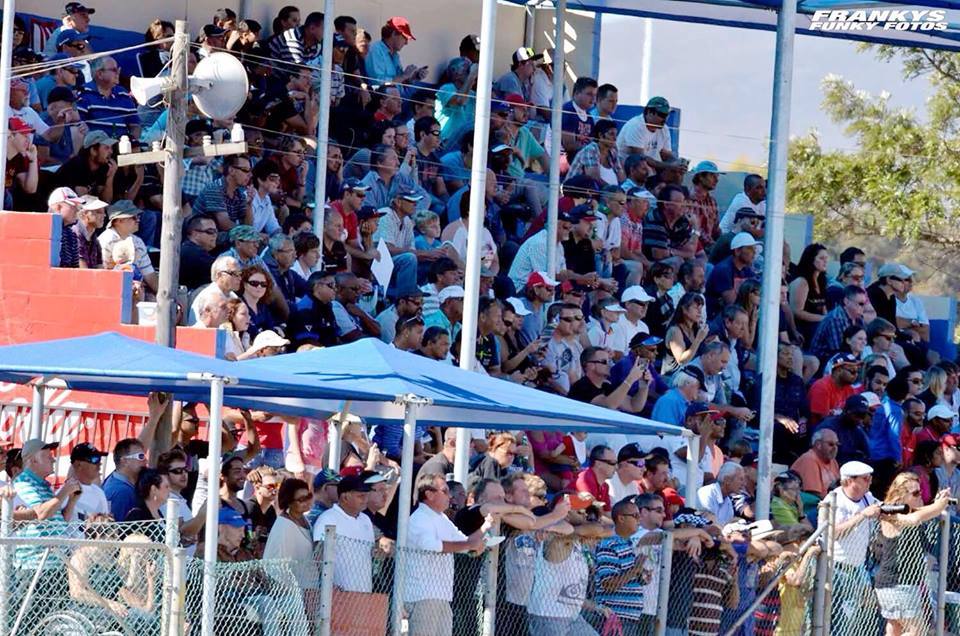 TeamFordSA's tweet photo. Now this is how racing should be! Great to see full grandstands @killarney_ct this past weekend. http://t.co/1xZbDaOKV1